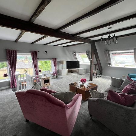 The Loft @ Brighouse Apartment Bagian luar foto