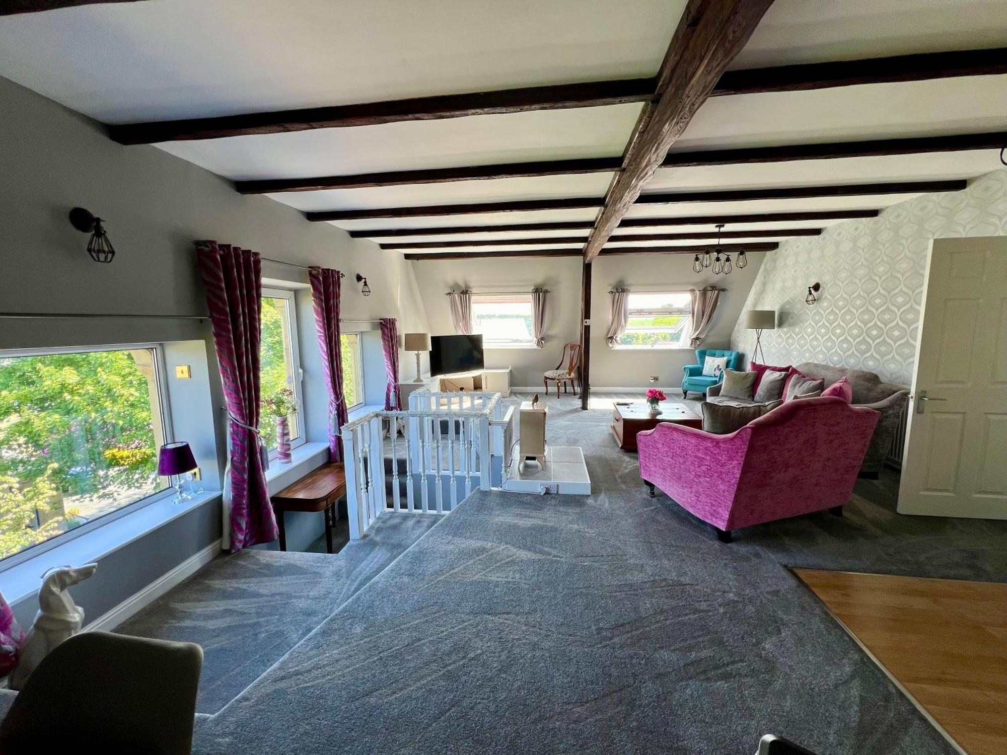 The Loft @ Brighouse Apartment Bagian luar foto