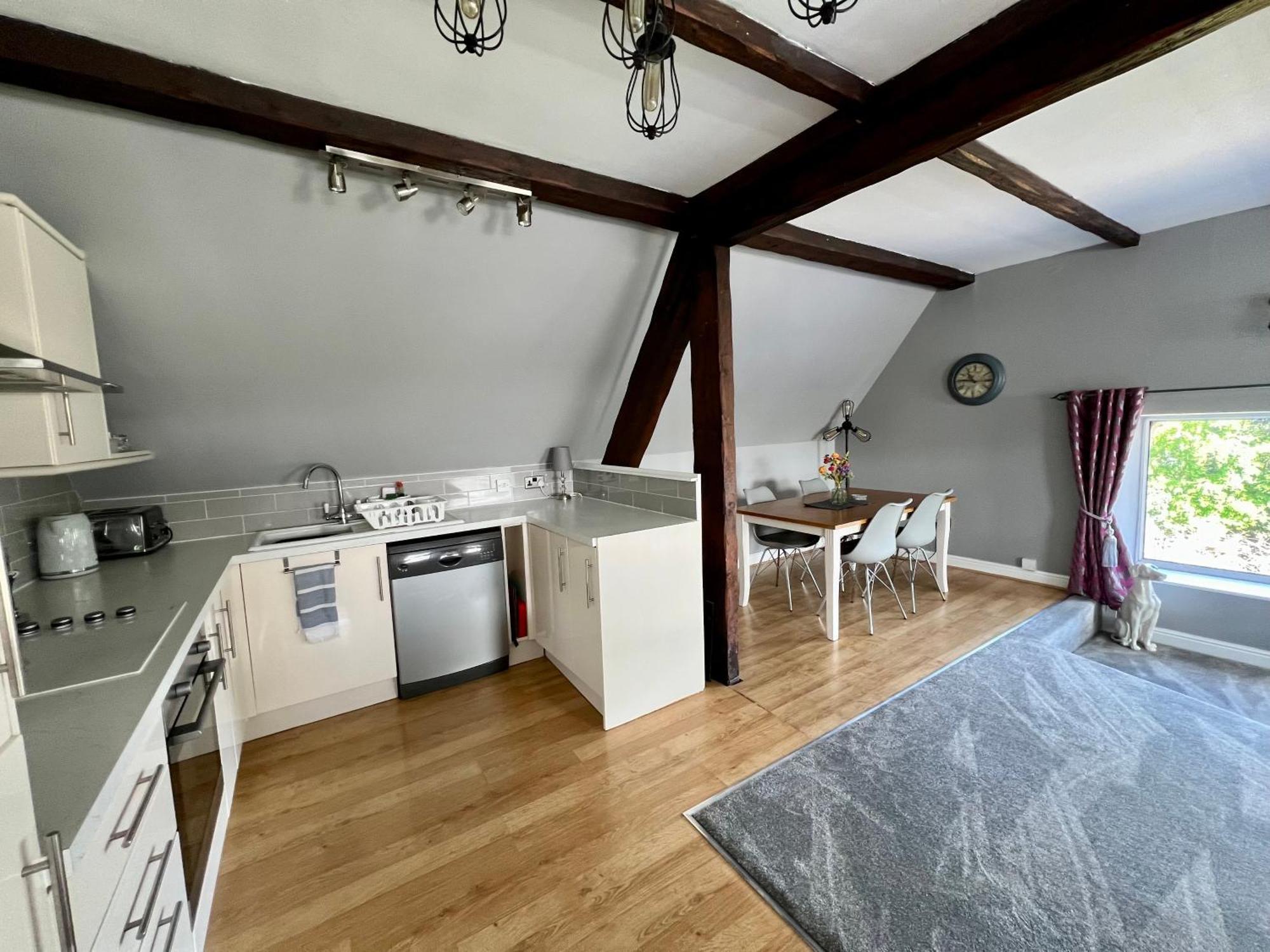 The Loft @ Brighouse Apartment Bagian luar foto